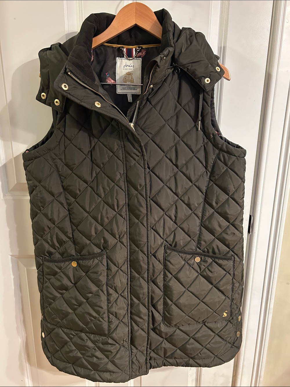 Joules Quilted Hooded Gilet in Olive